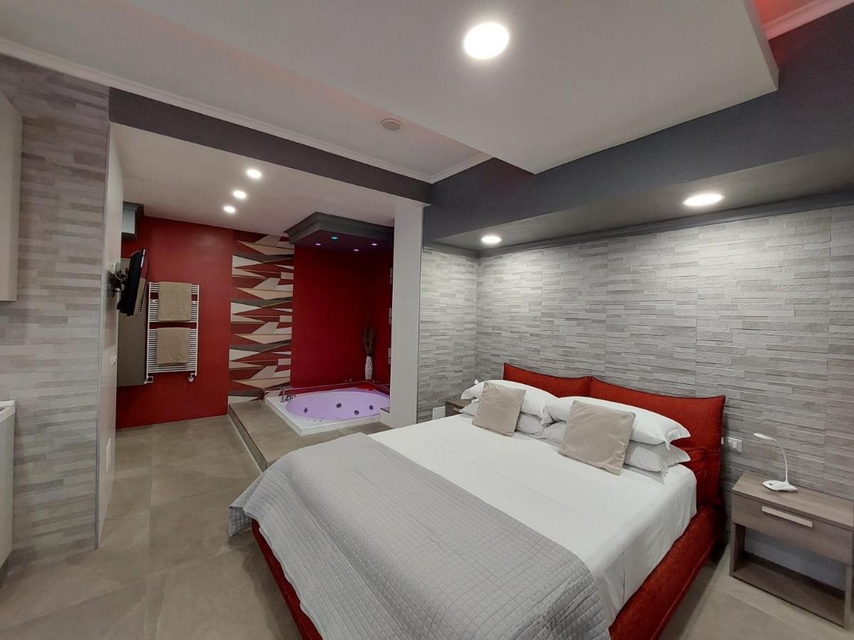 Sweet Home & Wellness Luxury Apartment Nettuno Exterior foto