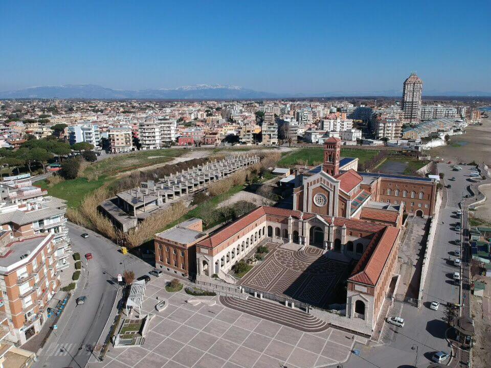 Sweet Home & Wellness Luxury Apartment Nettuno Exterior foto